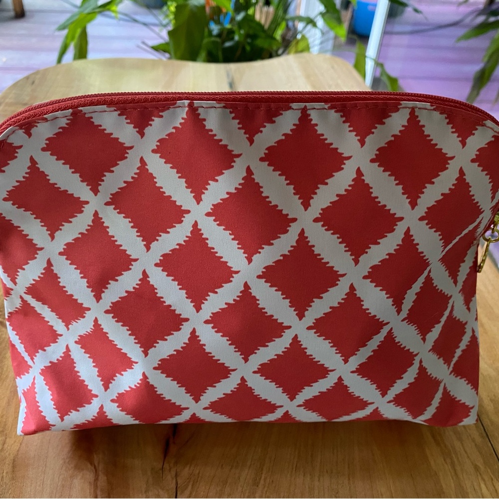 Estee Lauder Red and White Cosmetic Bag with Geometric Pattern NWOT